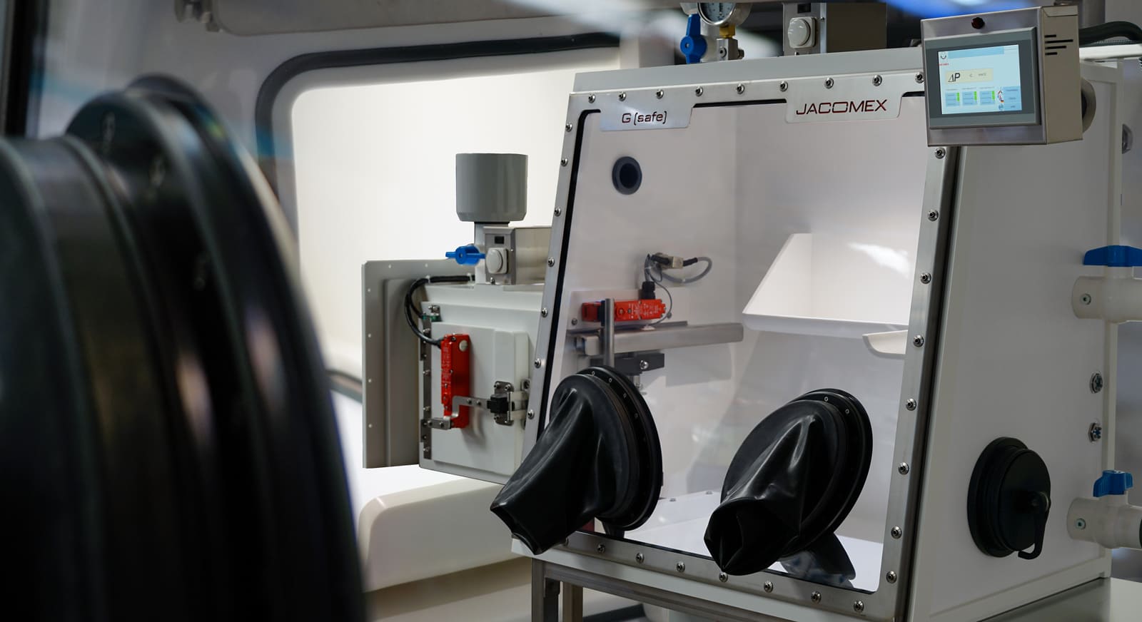 Corian-Gsafe-Jacomex Fabricación de Radiofármacos