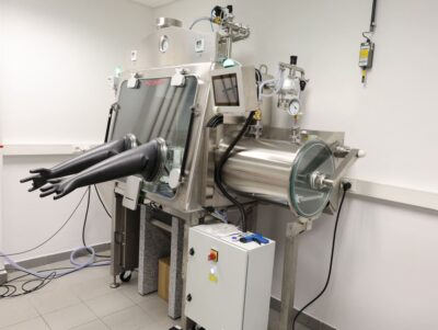 Aislador con control preciso de humedad