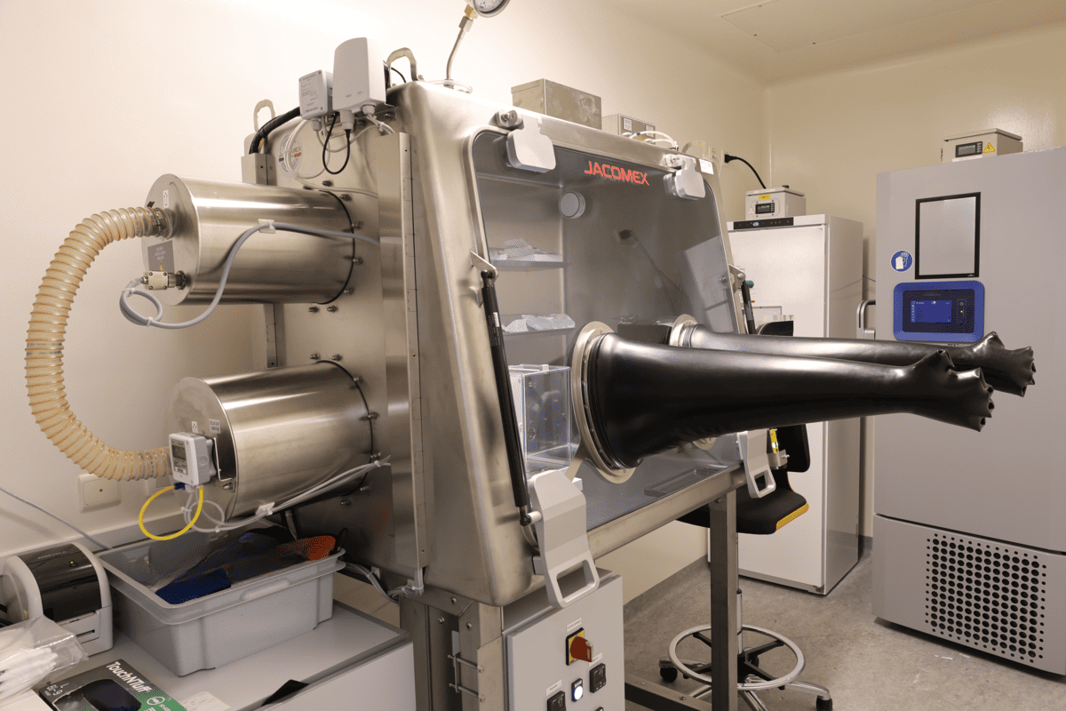 Procesos protegidos con gas inerte en Glovebox