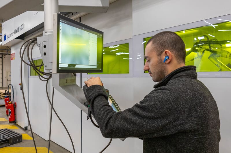 Integración de procesos nucleares en Glovebox